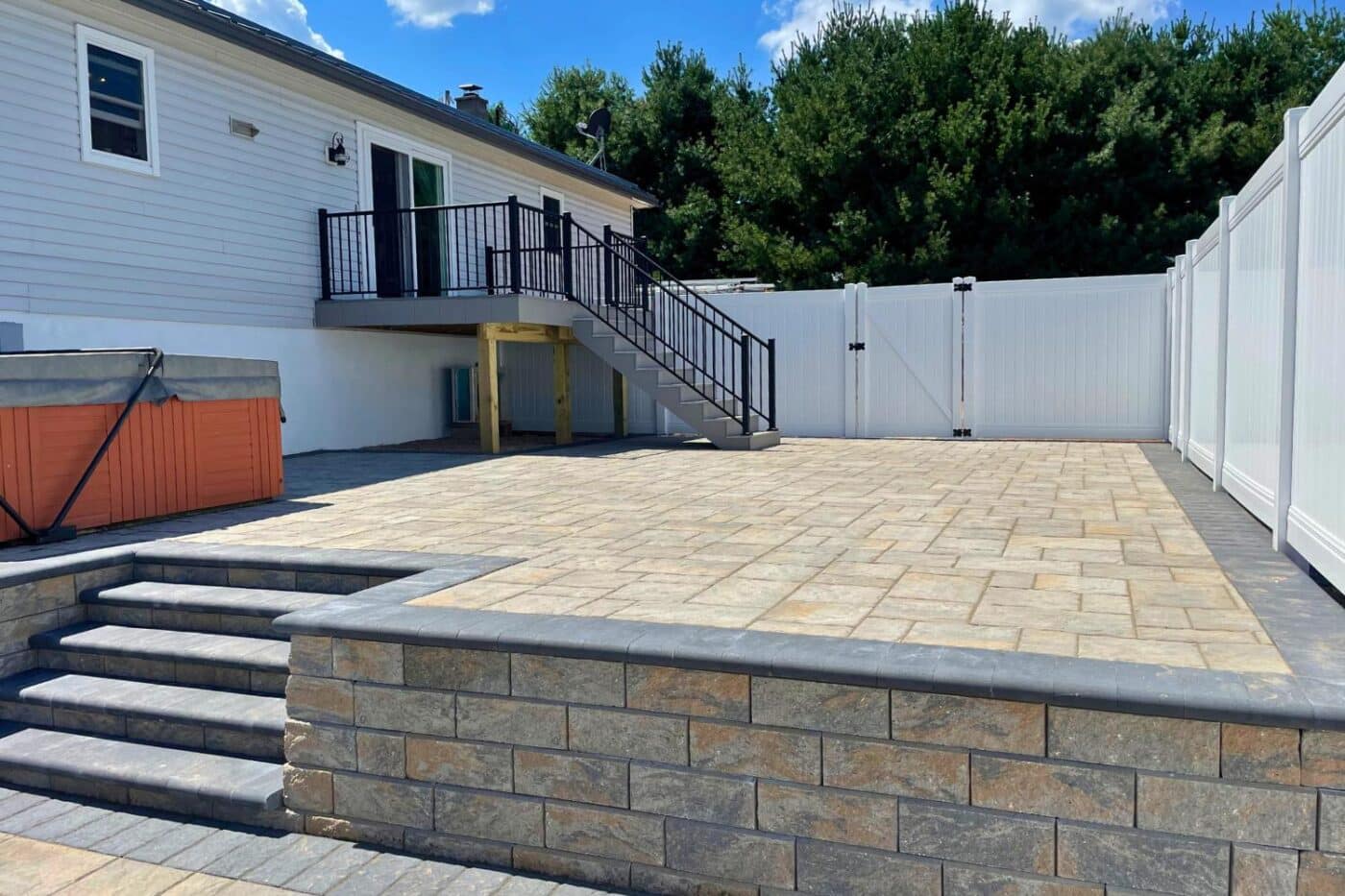 Upper Dauphin Vinyl Product fence outdoors