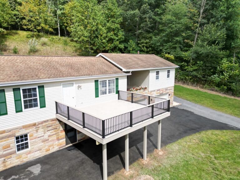 deck built in elizabethville with aluminum railing